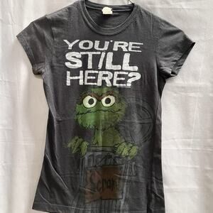 Sesame Street Oscar the Grouch Scram Sign Graphic T-Shirt Size Medium Y2K BR2170